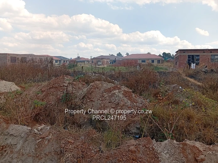 Serviced 200m² Glen View Stand — Tarred Road & Water