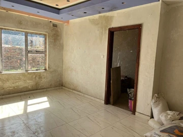 6 Bedroom House