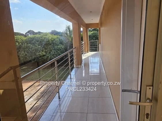 Mount Pleasant 8-Bed Home - Spacious Verandah & Garden