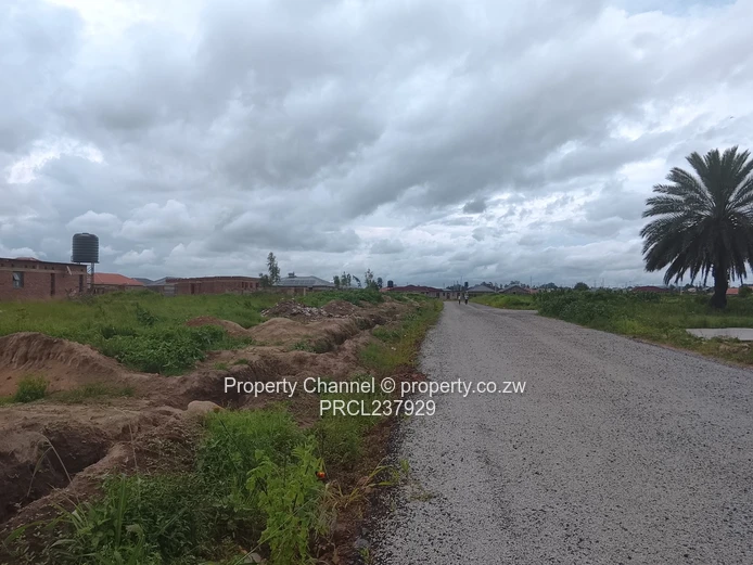 Serviced 200m² Stand on Tarred Main Road, Glen View 1