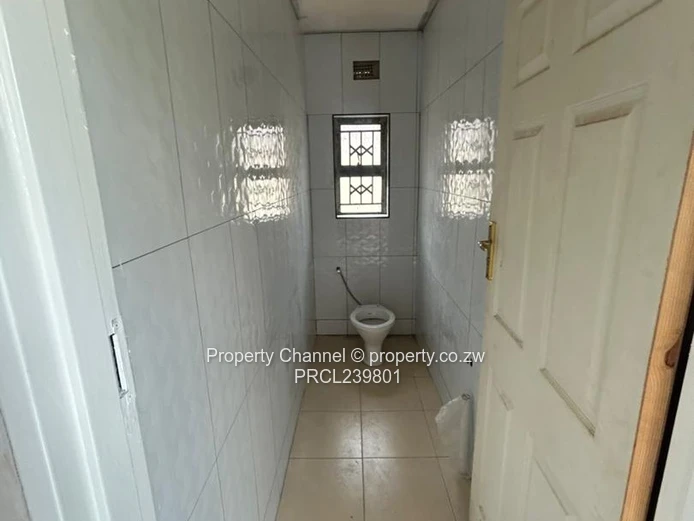 4-Bed Tiled Home with En-suite & Water Tank — Chitungwiza Nyatsime