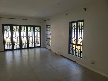 3 Bedroom Flat & Apartment