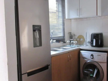 3 Bedroom Flat & Apartment