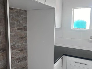 3 Bedroom Flat & Apartment