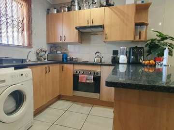 3 Bedroom Flat & Apartment