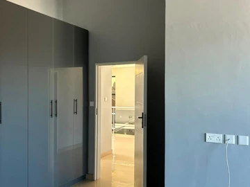 4 Bedroom Flat & Apartment