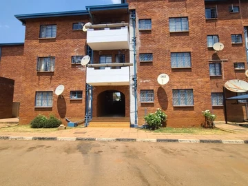 2 Bedroom Flat & Apartment