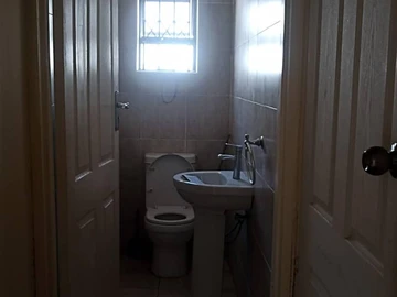 3 Bedroom Flat & Apartment