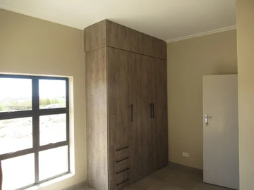 3 Bedroom Flat & Apartment