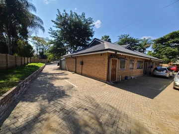 2 Bedroom Flat & Apartment