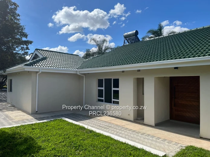 Luxurious 4-Bedroom Borrowdale Brooke House for rent