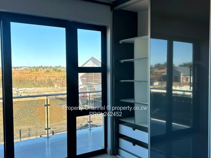 Modern 4-Bed Apartment in Madokero | Pool & Borehole