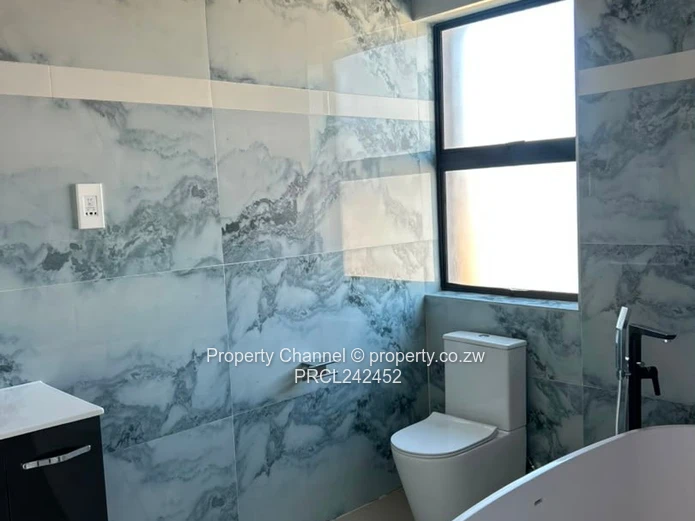 Modern 4-Bed Apartment in Madokero | Pool & Borehole