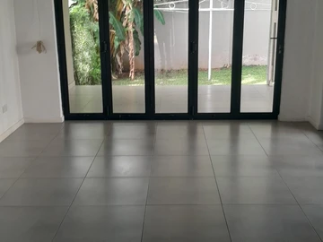 3 Bedroom Flat & Apartment