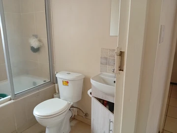 2 Bedroom Flat & Apartment