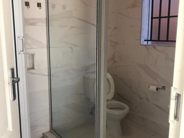 3 Bedroom Flat & Apartment