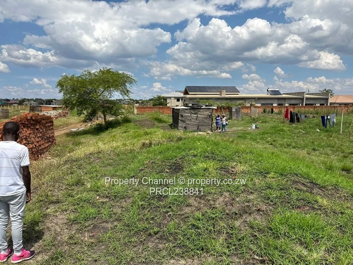 Stand For Sale In Sandton Phse 2 (Behind Conway College)