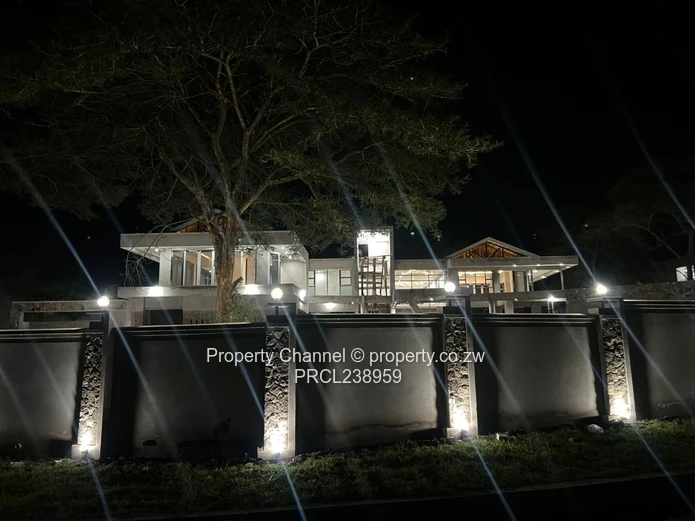 Elegant Family Home with Architectural Flair — Gletwin Estate