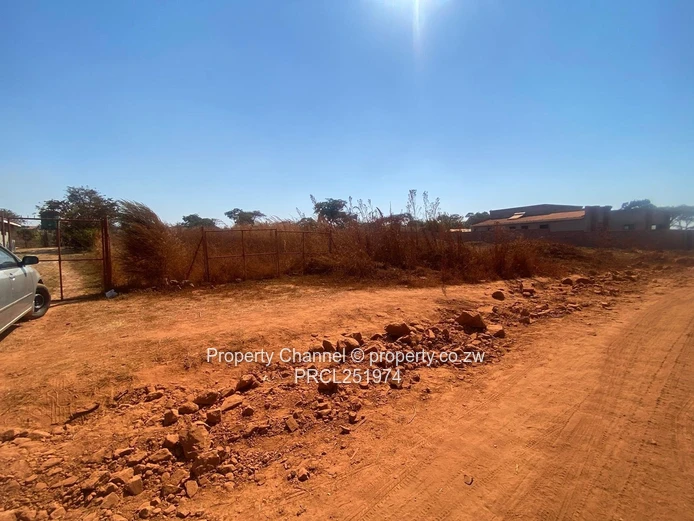 Vacant 1300m² Fenced Stand on Main Road – Crowhill Views