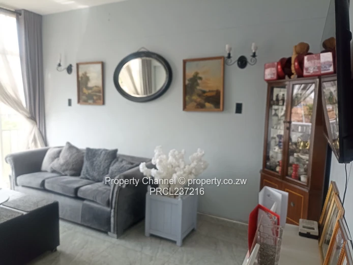 Spacious 1-Bed Apartment with City Views - Avenues