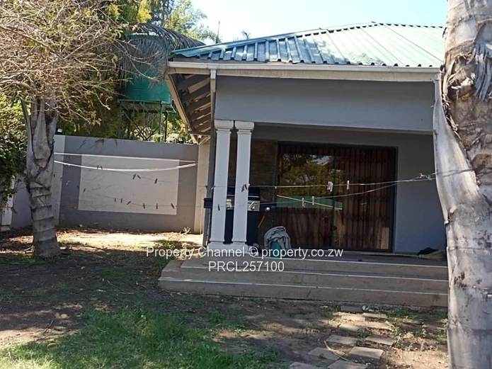 3 Bed standalone cluster in Glen Lorne - Title Deeds  