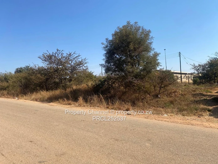 Prime 300m² Stand on Tarred Main Road, Mbizo