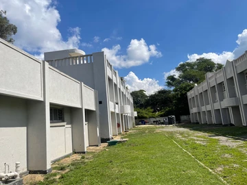 3 Bedroom Flat & Apartment