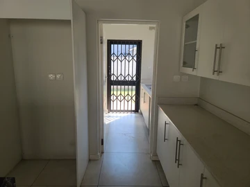 3 Bedroom Flat & Apartment