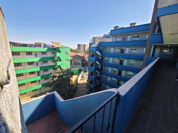 2 Bedroom Flat & Apartment