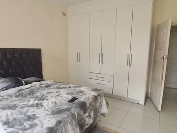 3 Bedroom Flat & Apartment