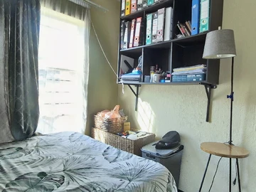 2 Bedroom Flat & Apartment