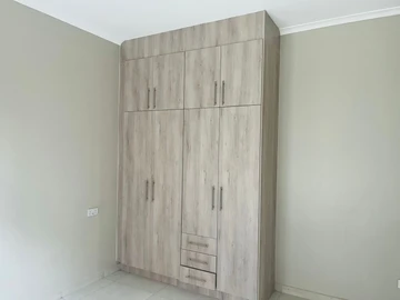 3 Bedroom Flat & Apartment