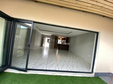 3 Bedroom Flat & Apartment