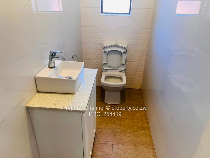 Stylish 3-Bed Avondale Flat with Borehole & Modern Kitchen