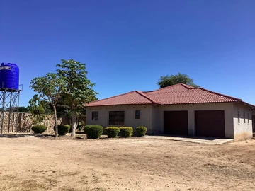 5-Bedroom Family Home with Borehole in Charllotte Brooke, Harare North