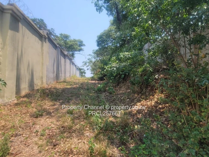 Available is a 2500m² Glen Lorne Stand