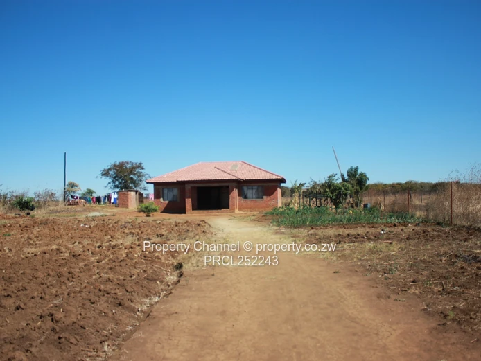 Incomplete 3 Bed Cottage on 2,500m² with Borehole in Knowe, Norton