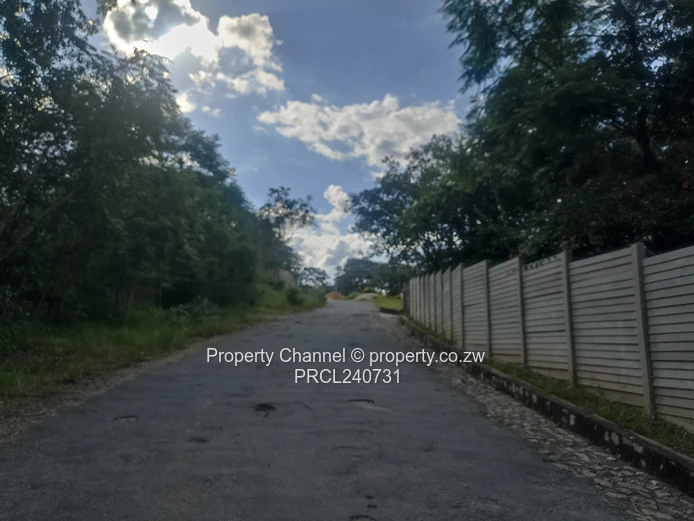 Residential Stand in Glen Lorne meauring 5118 sqm with Title Deeds 