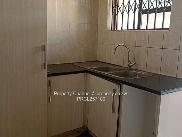 3 Bed standalone cluster in Glen Lorne - Title Deeds  