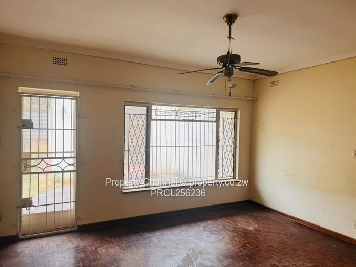Spacious 4-Bed Family Home in Sentosa with Pool & Borehole
