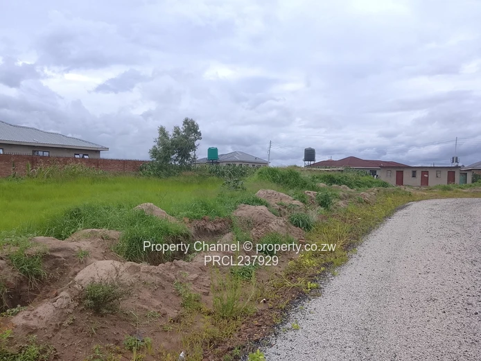 Serviced 200m² Stand on Tarred Main Road, Glen View 1