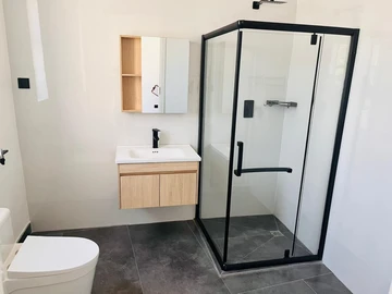 2 Bedroom Flat & Apartment