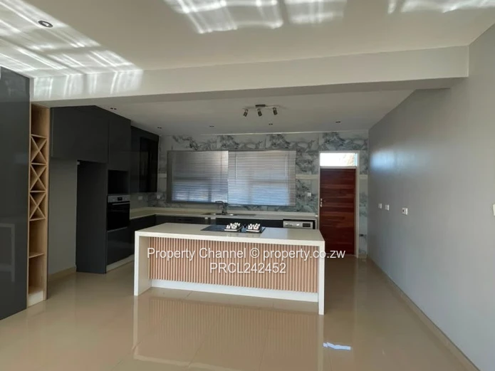 Modern 4-Bed Apartment in Madokero | Pool & Borehole