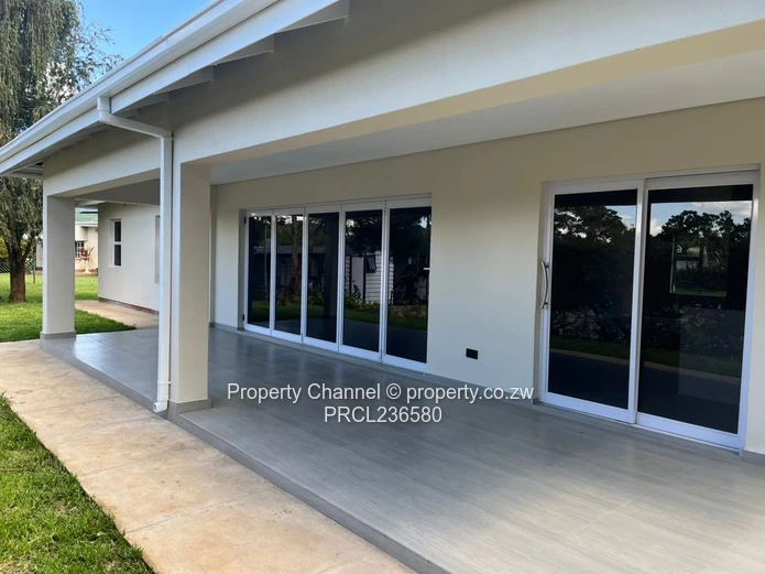 Luxurious 4-Bedroom Borrowdale Brooke House for rent