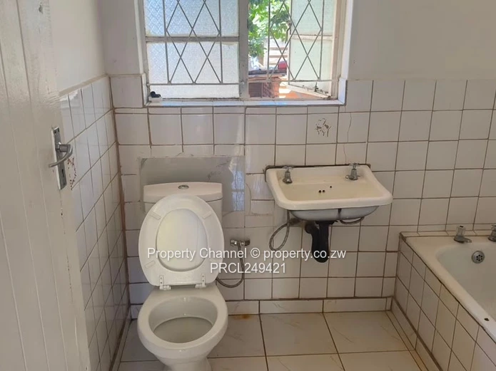  3-Bed Cottage with Solar & Borehole — Helensvale