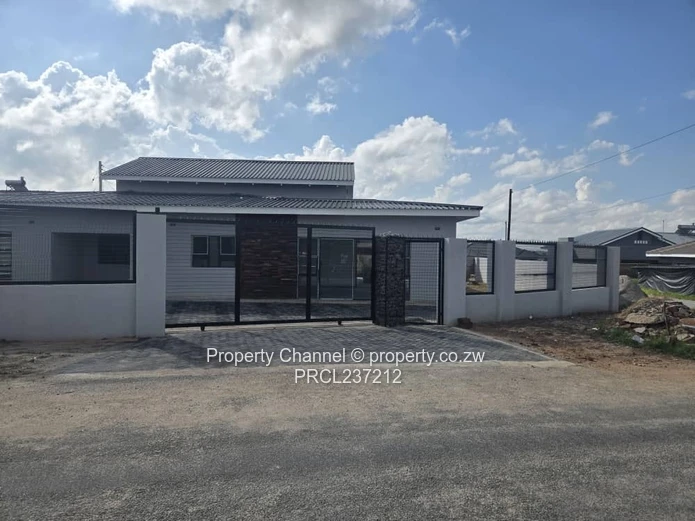 Modern Luxurious House - Secure Gated Complex 