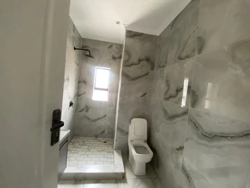 3 Bedroom Flat & Apartment