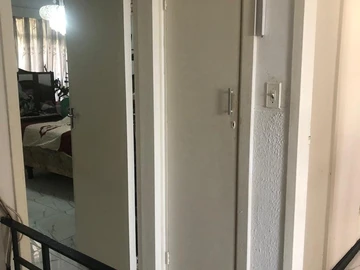 2 Bedroom Flat & Apartment