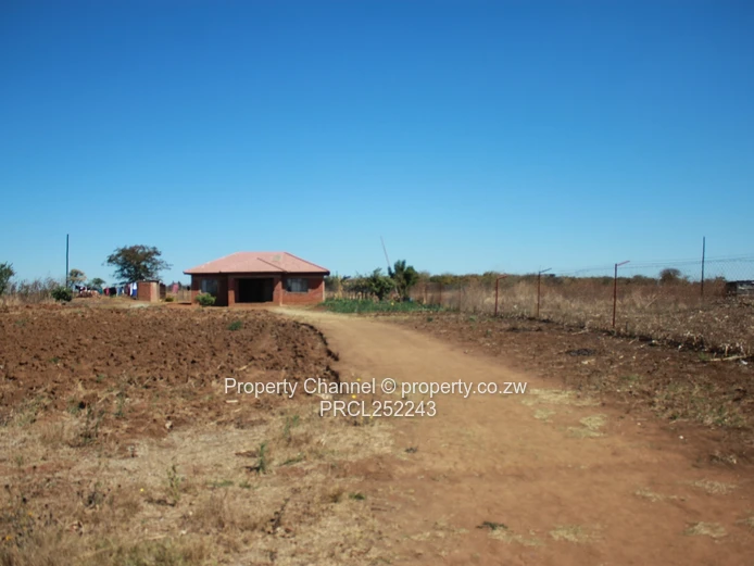 Incomplete 3 Bed Cottage on 2,500m² with Borehole in Knowe, Norton
