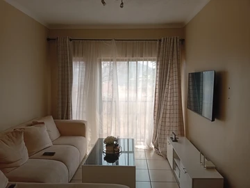 2 Bedroom Flat & Apartment